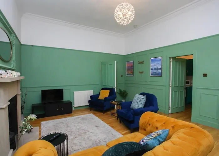 Lovely Spacious 2 Bed Flat Apartman *