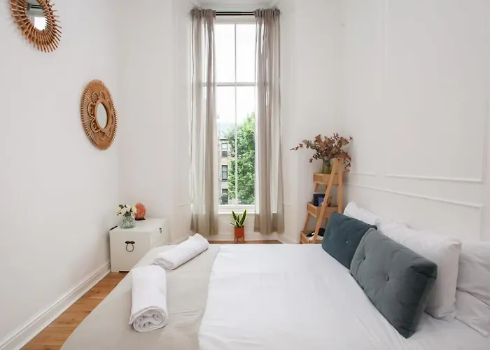 Lovely Spacious 2 Bed Flat Glasgow