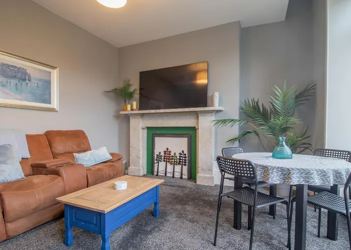 Wonderful West End - Pass The Keys