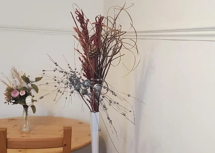 Flat In Close To Local Amenities Lägenhet *