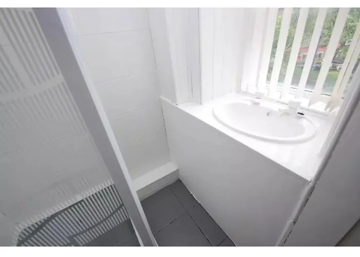 Flat In Close To Local Amenities * Glasgow