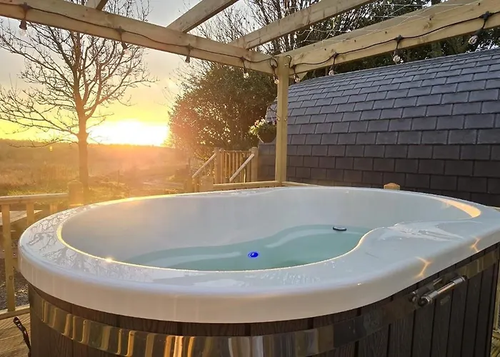 Luxuszelt The Fells - Campsie Luxury Pods With Hot Tub