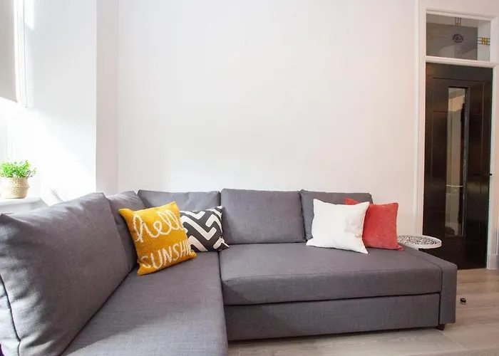 Stunning Flat In West End Location Apartament *