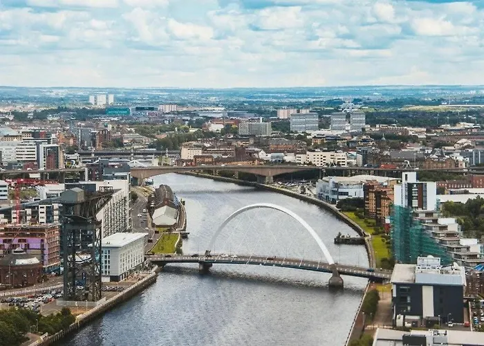 Homely Flat Close To Centre With Free Parking *