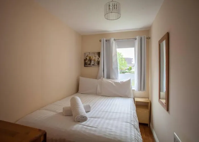 Homely Flat Close To Centre With Free Parking Glasgow