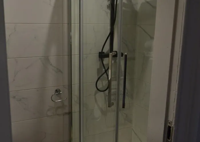 2 Bedroom Oasis In Centre * Glasgow