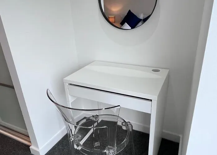 Stylish Newly Decorated 2 Bed דירה