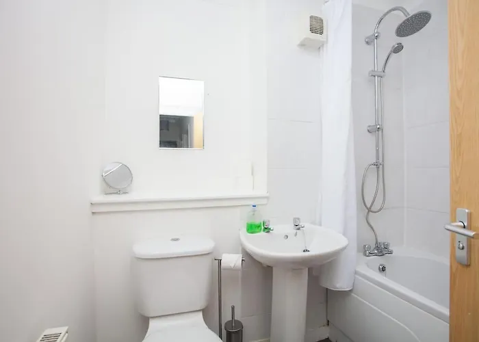 Διαμέρισμα 3 Bedroom Duplex With Free Parking Γλασκώβη