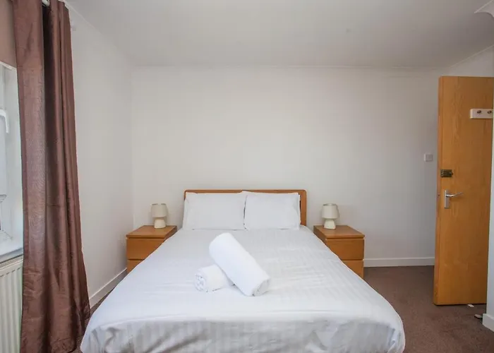 3 Bedroom Duplex With Free Parking * Γλασκώβη