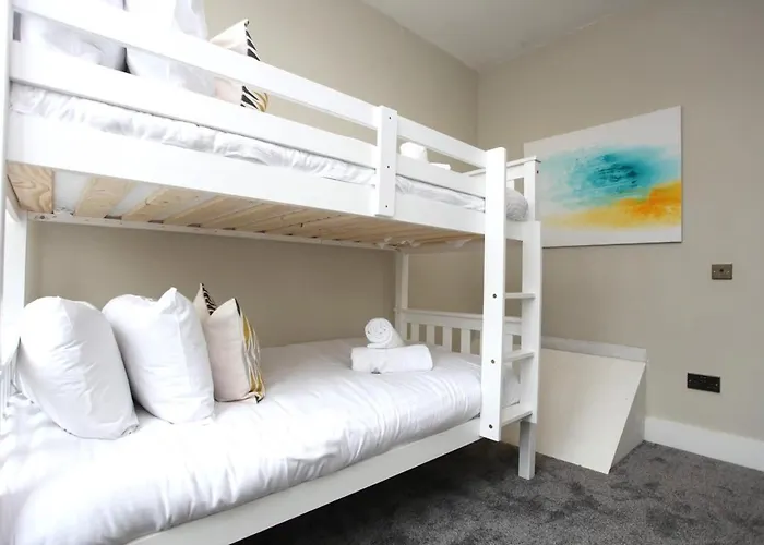 Three Bedroom Upper Flat In Jordanhill Apartamento