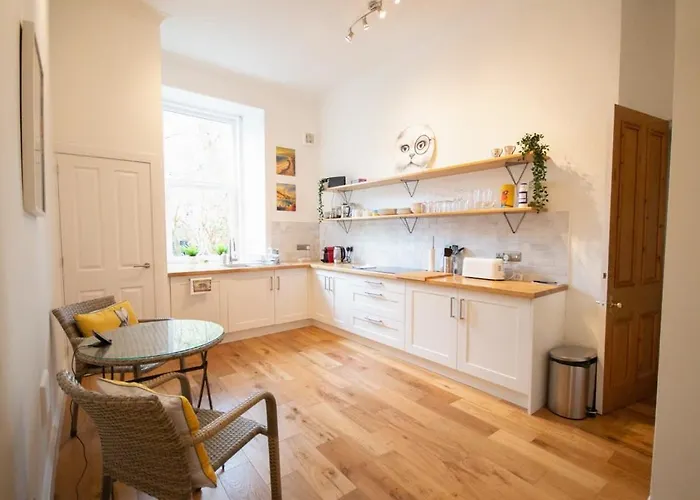 Σπίτι διακοπών Stunning 3 Bed Flat In The Heart Of The West End Γλασκώβη