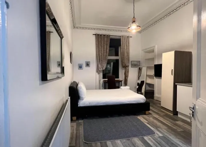 Aparthotel Queens Park