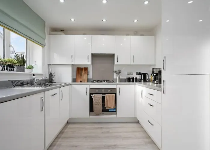 Апартаменты 3bdr House By Vista Short Lets & Serviced Scotland With Driveway Parking And Ps4