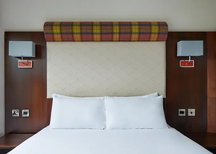 Leonardo West End Otel 3*