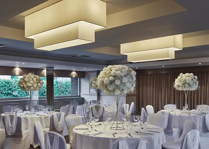 Leonardo West End גלאזגו