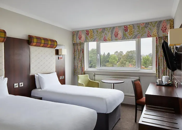 Leonardo West End Otel