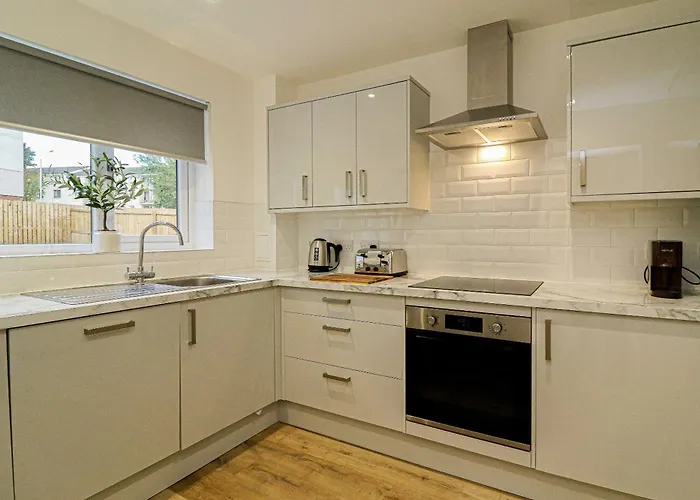 Wyndford Riverside House * Glasgow