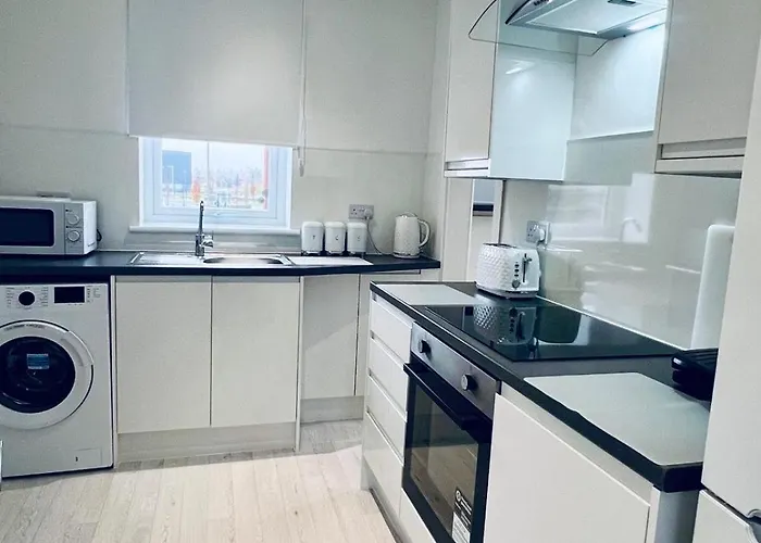 Modern 2 Bedroom House With Loft Conversion Apartamento *