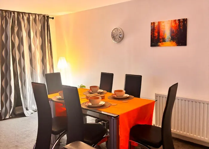 Radiant Homes 2 Bedrooms 2 Bathrooms Free Parking * Γλασκώβη