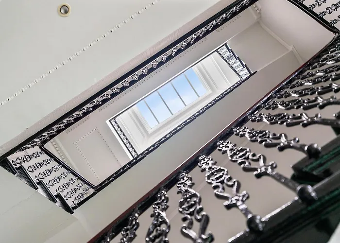 Grand 2 Bed West End Appartement