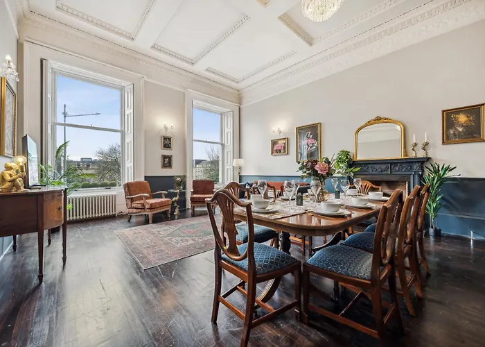 Grand 2 Bed West End Appartement *