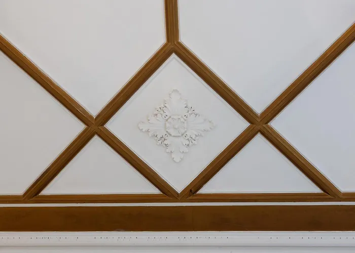 Extravagant 6 Bed Victorian Townhouse With Hot Tub Villa *