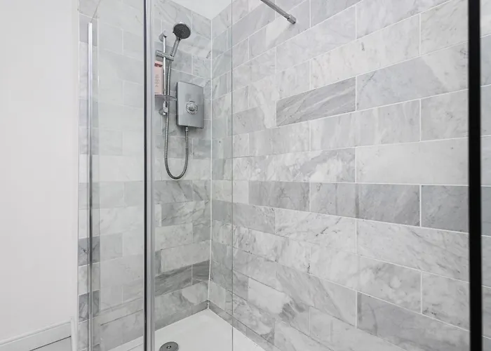 Extravagant 6 Bed Victorian Townhouse With Hot Tub Villa