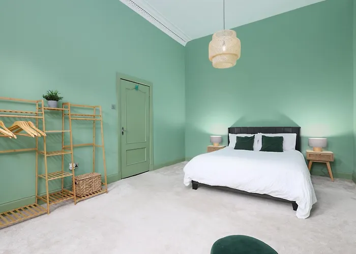 Extravagant 6 Bed Victorian Townhouse With Hot Tub فيلة