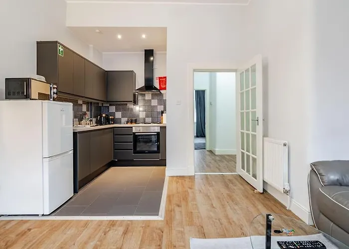 Appartement Stunning Ground Floor Flat In Southside.