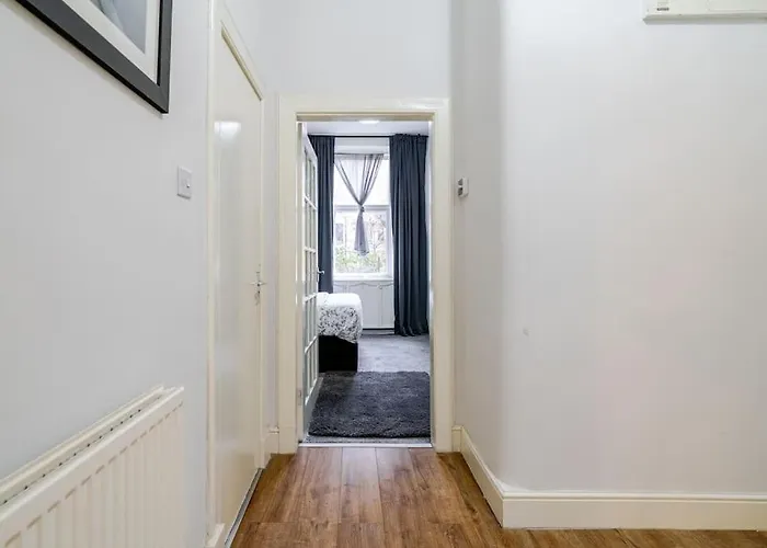Stunning Ground Floor Flat In Southside. Апартаменты Глазго