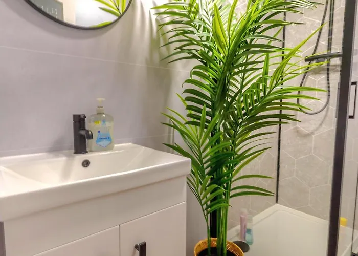 Cosy 4 Bedroom In - Free Parking Nyaraló *