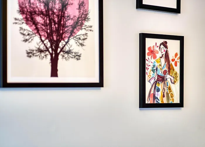 Modern 2 Bed Flat With Free Parking * Glasgow