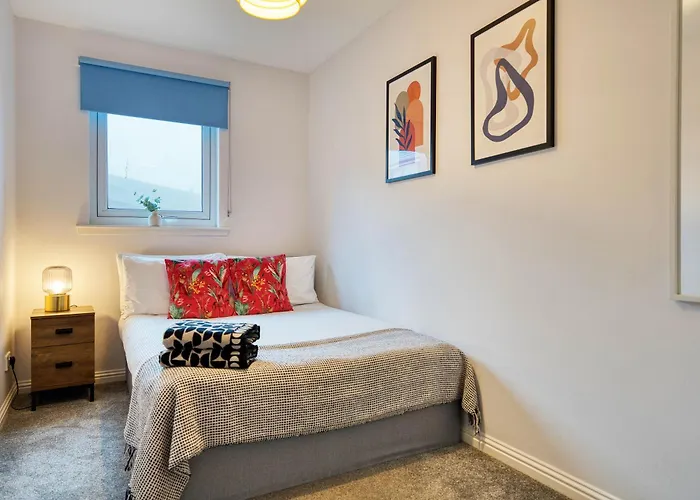 Modern 2 Bed Flat With Free Parking Lägenhet Glasgow