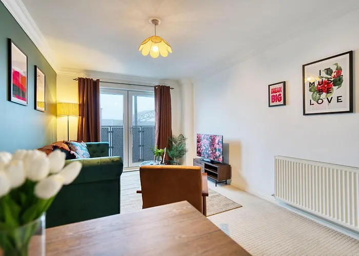 2br Flat Location With Free Parking Apartament