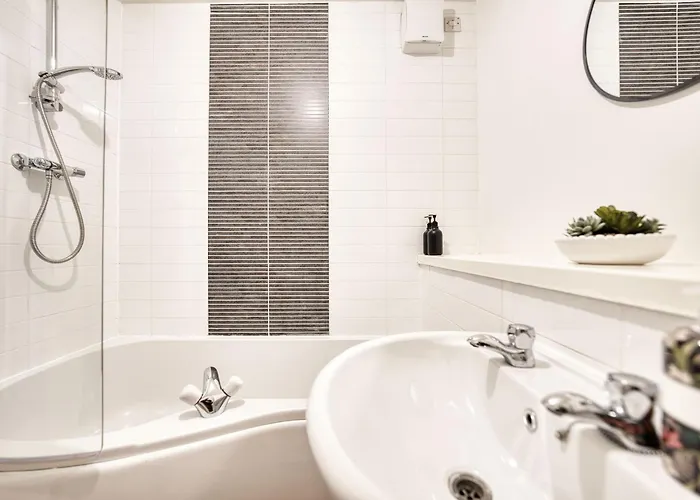 Appartement 2br Flat Location With Free Parking *