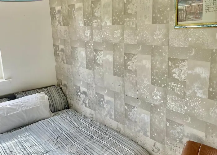 3 Bed ,2 Bedroom Near Centre Апартаменты Глазго