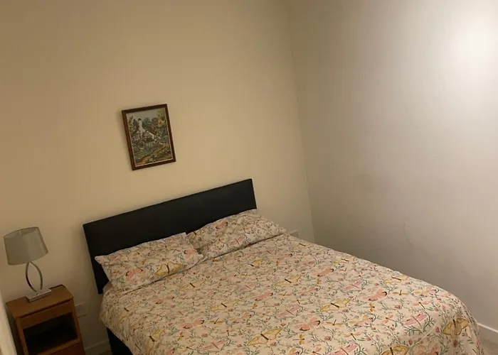 Apartment 5 Beds ,4 Bedroom Duplex West Of Near Centre Glasgow