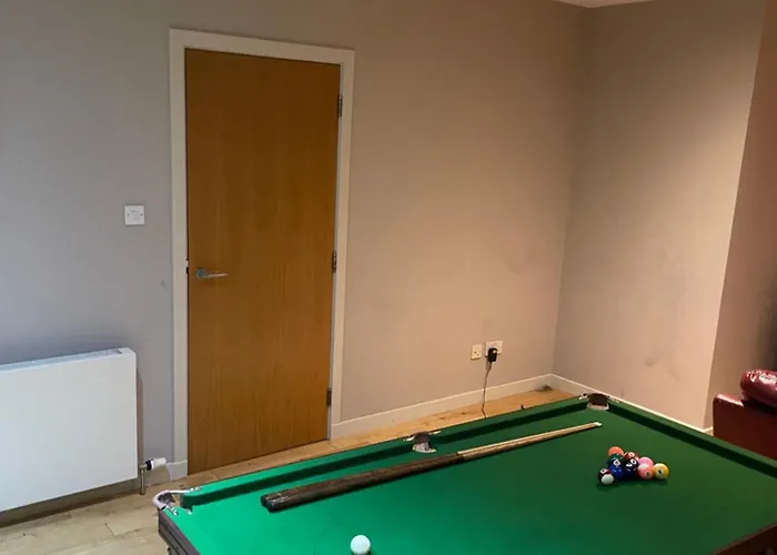 Apartment 5 Beds ,4 Bedroom Duplex West Of Near Centre Glasgow