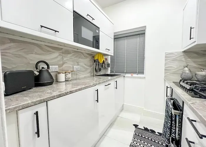 Stylish Modern With Excellent Value Appartamento *