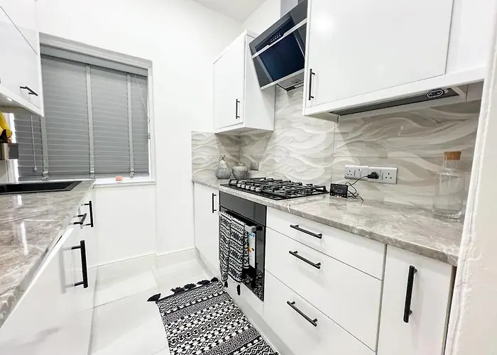 Apartment Stylish Modern With Excellent Value *