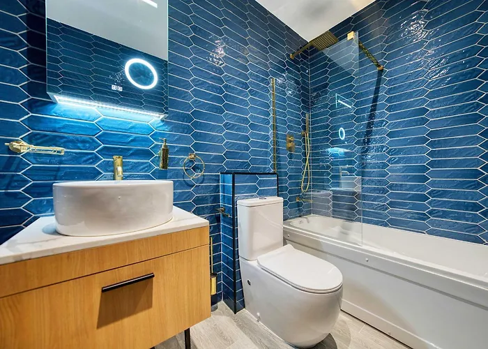 Lovely Station 1 Bed A6