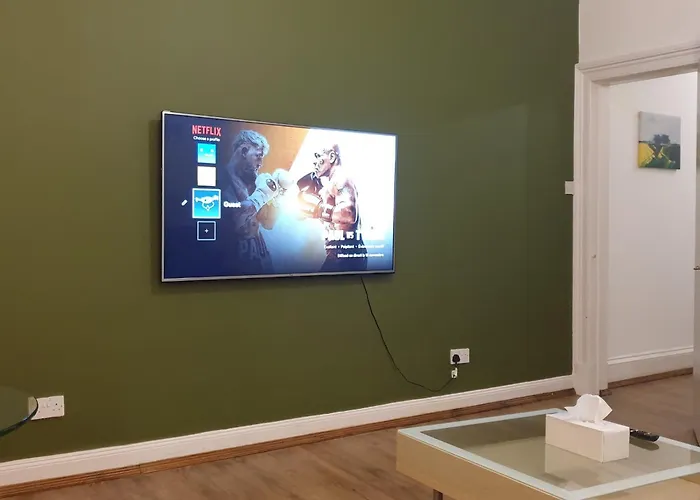 Appartamento Newly Furnished Flat 4 Minutes Walk To Metro *