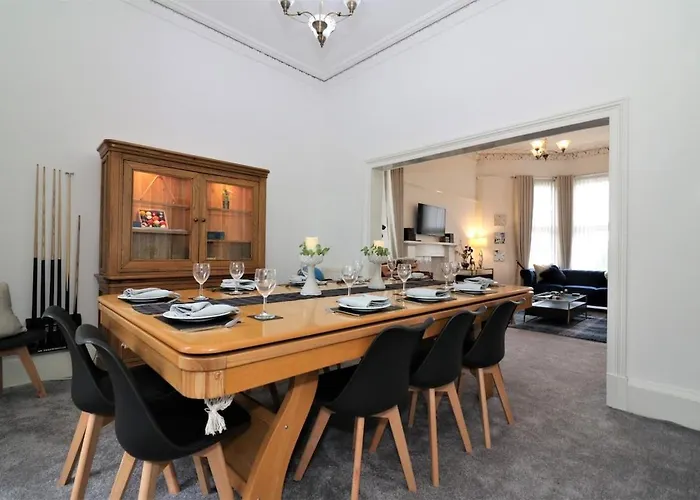 10 Bedrooms Pool Table Garden Piano וילה *