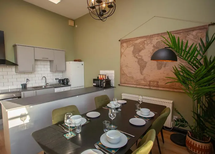 Getaway With Free Parking Glasgow