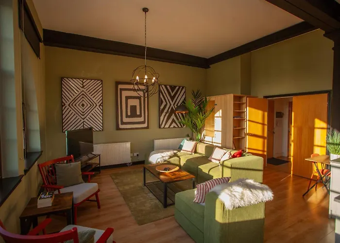 Getaway With Free Parking * Glasgow