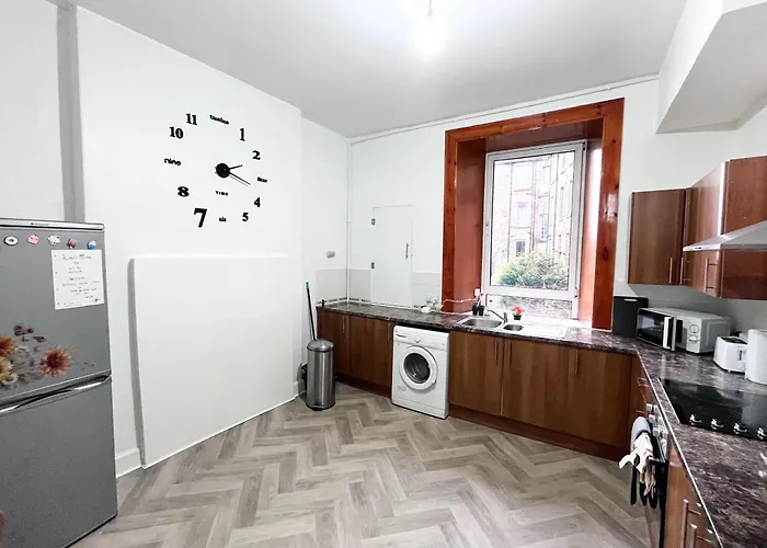 Lejlighed 2 Bed Flat - Street Parking *