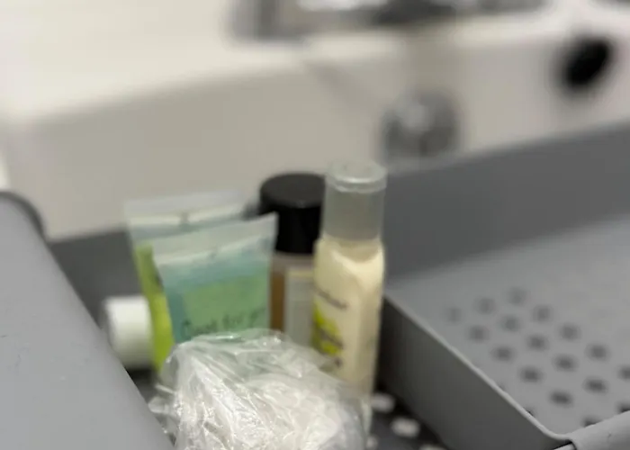 2 Bed Flat - Street Parking