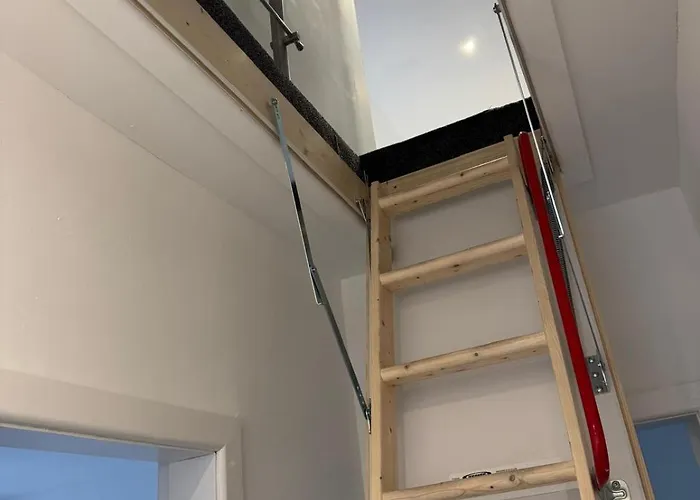 Modern 2 Bedroom House With Loft Conversion Apartamento *