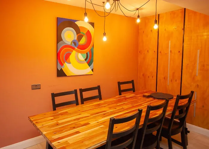 Beautiful 2 Bed Flat With A Private Terrace *