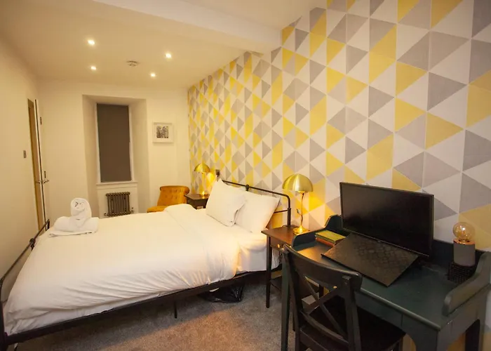 Beautiful 2 Bed Flat With A Private Terrace Appartamento